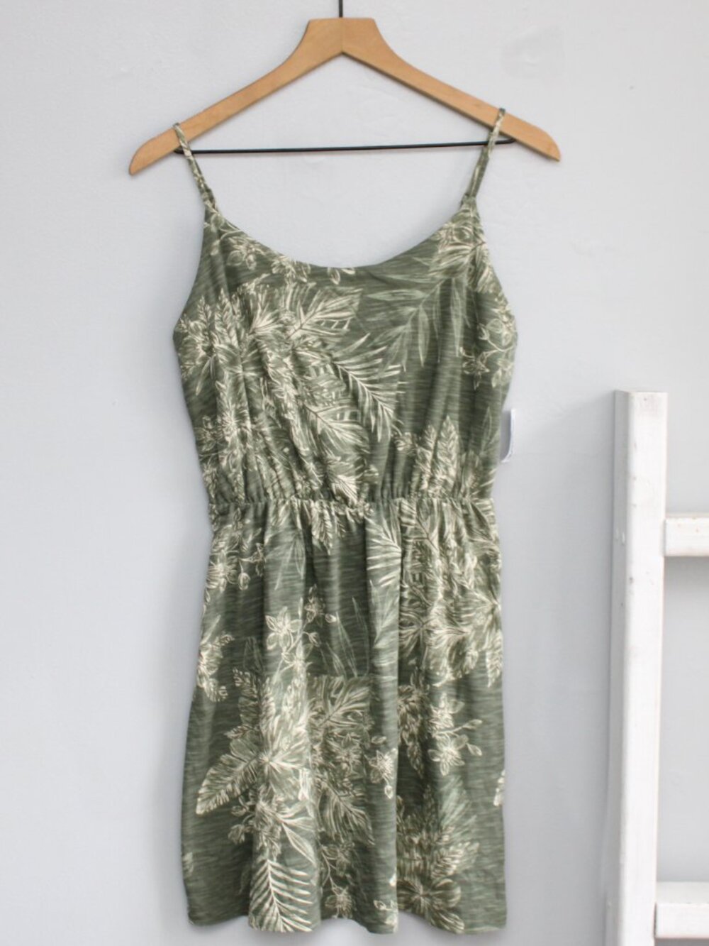 Old Navy Waist-Defined Printed Slub-Knit Dress Green Olive Tropical Small NWT - Picture 2 of 8